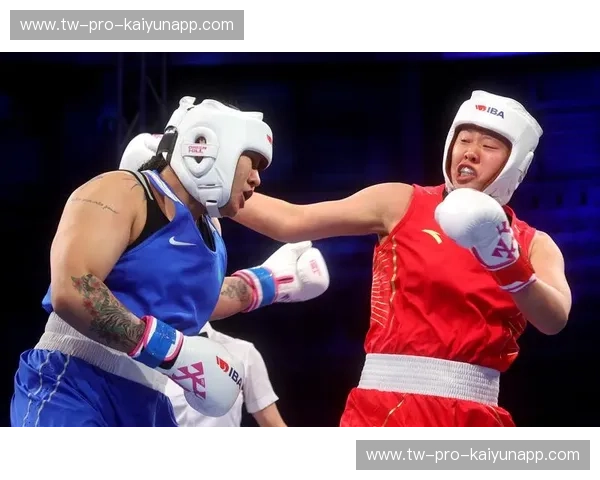 拳击世界冠军赛历史交锋:荣耀与传奇的激烈碰撞 拳击世界冠军赛历史交锋:荣耀与传奇的激烈碰撞